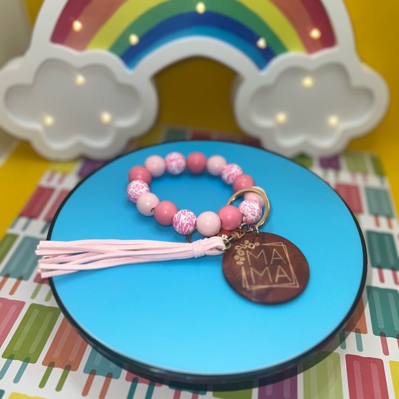 NWOT - Pink Wood Bead Bracelet Keychain!! - Picture 2 of 3
